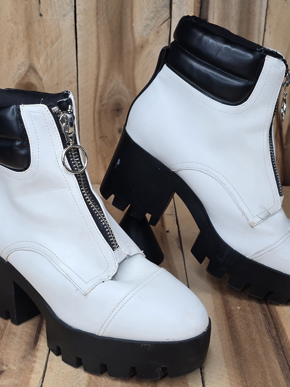 RIVER ISLAND Womens 7 M White Ankle Zip Platform Chunky Lug Boots